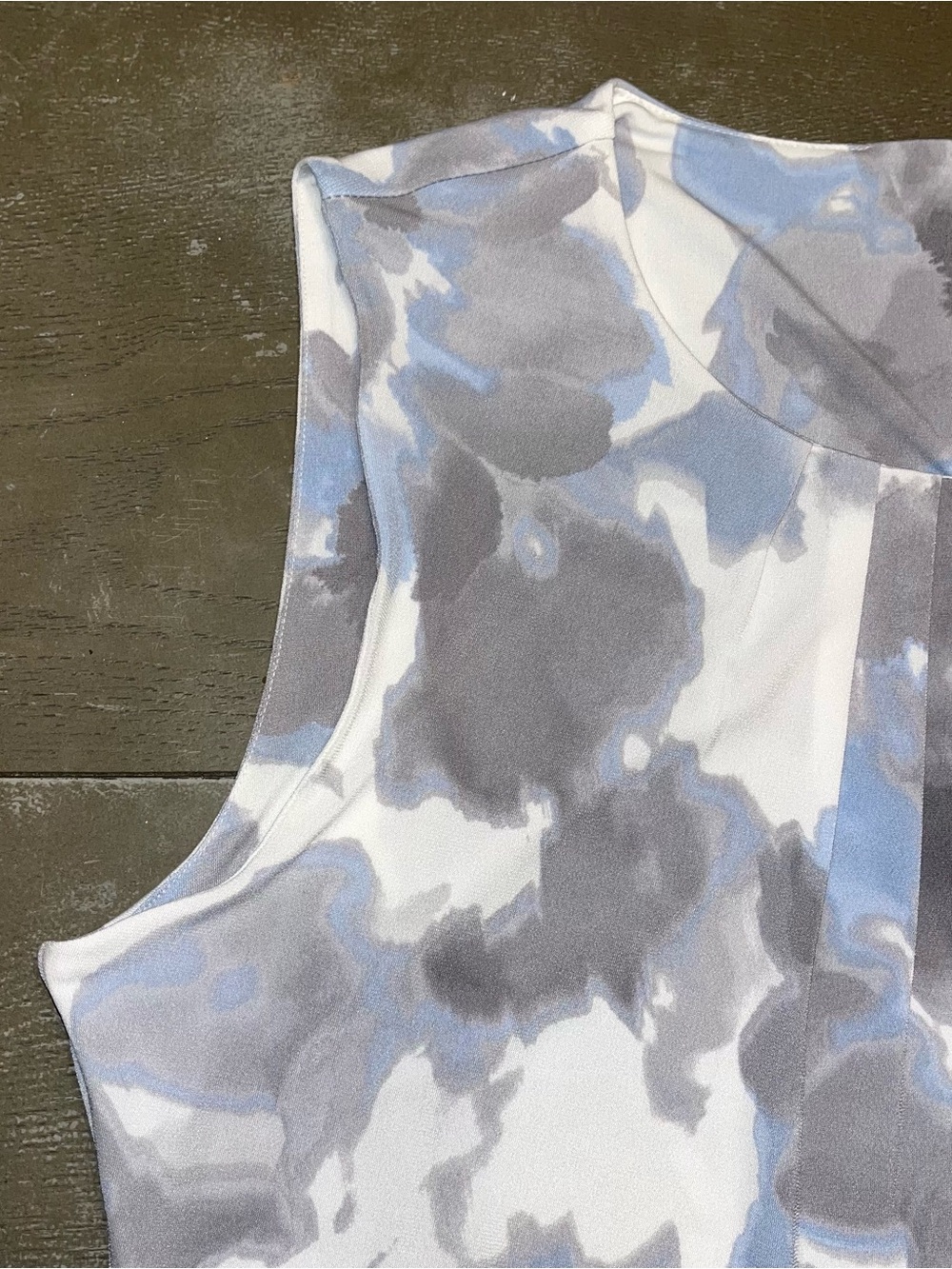 Calvin Klein gray Blue Sleeveless Tank Dressy Blouse NWT Ladies Medium Floral - Picture 3 of 7